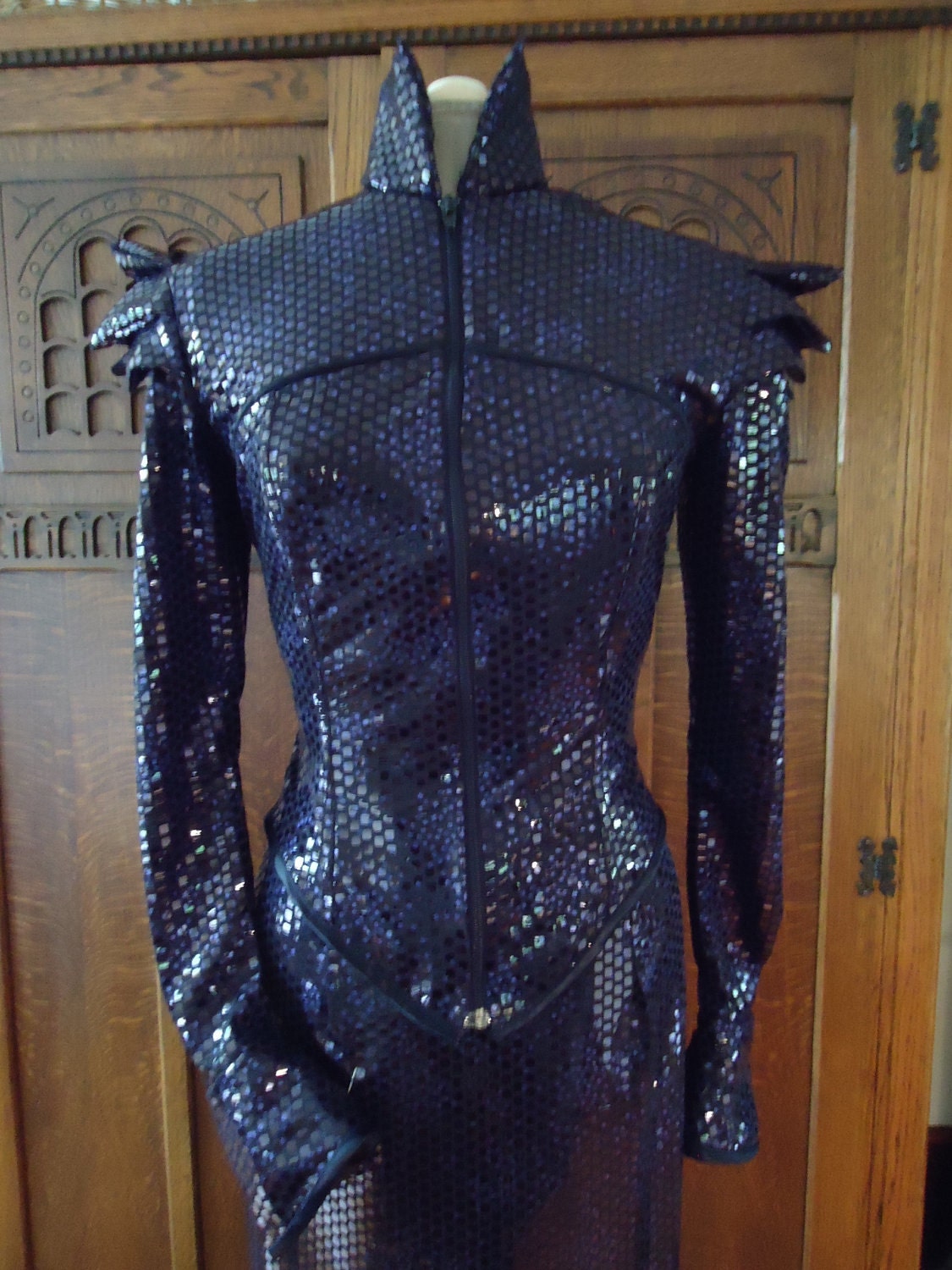The Hunger Games Katniss Everdeen 'Girl on Fire' costume zipper jacket and skirt blue black vinyl size M
